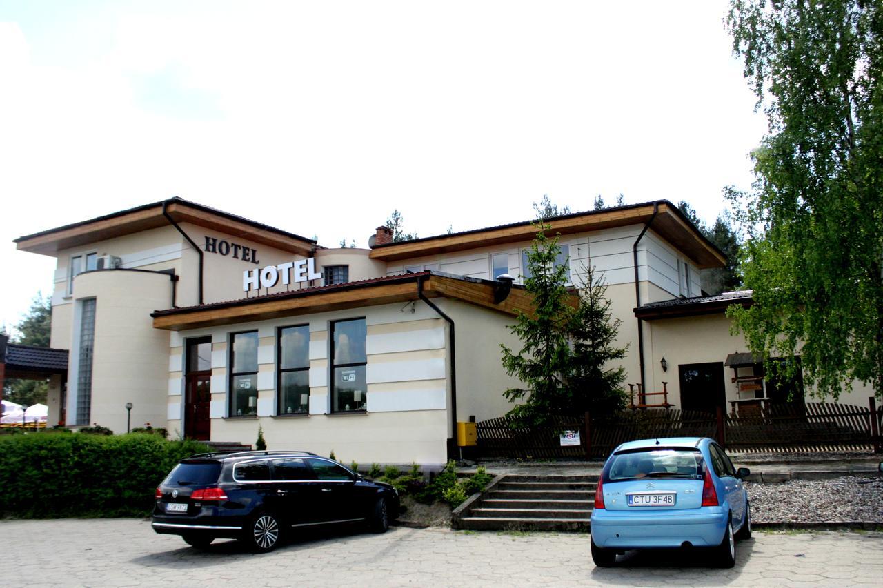 Hotel Pod Jeleniem Tuchola Exterior foto